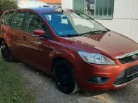 Gebraucht Ford Focus Ambiente 101 PS (74 kW) 2008 Rot Kombi