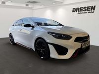 Gebraucht Kia ProCeed GT 204 PS (150 kW) 2024 Hw2) deluxeweiss met. (weiss Kombi