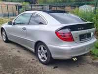 Gebraucht Mercedes C220 143 PS (105 kW) 2003 Brillantsilber  metalliclack Coupé