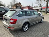 Gebraucht Skoda Octavia Elegance 140 PS (102 kW) 2015 Beige Kleinwagen