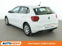 Gebraucht VW Polo Comfortline 95 PS (69 kW) 2021 Weiß Kleinwagen