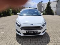 Gebraucht Ford S-MAX Titanium 179 PS (131 kW) 2016 Weiß Van / Kleinbus