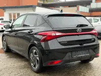 Gebraucht Hyundai i20 GO! 101 PS (74 kW) 2023 Phantom black Kleinwagen