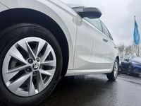 Gebraucht Skoda Fabia Ambition 95 PS (69 kW) 2023 Candyweiß Kleinwagen