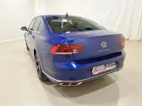 Gebraucht VW Passat R-line 200 PS (147 kW) 2021 Lapiz blue metallic Limousine
