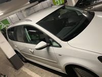 Gebraucht VW Touran Cup 105 PS (77 kW) 2014 Weiß Van / Kleinbus