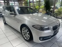 Gebraucht BMW 520 Performance 190 PS (139 kW) 2017 Mineralweiss metallic (metallic) Kombi