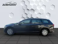 Gebraucht VW Passat Basis 122 PS (89 kW) 2023 Grau Kombi