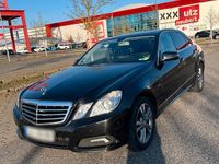 Gebraucht Mercedes E220 Avantgarde 170 PS (125 kW) 2010 Schwarz Limousine