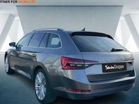 Gebraucht Skoda Superb Style 200 PS (147 kW) 2022 Grau Kombi