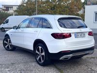 Gebraucht Mercedes GLC300e 194 PS (142 kW) 2021 Weiß SUV