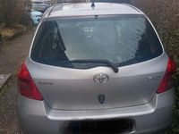 Gebraucht Toyota Yaris Sol 87 PS (63 kW) 2006 Silber Limousine