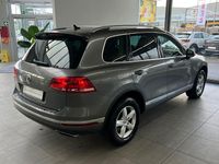 Gebraucht VW Touareg 262 PS (192 kW) 2016 Grau SUV
