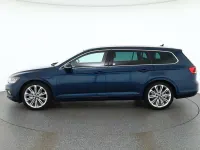 Gebraucht VW Passat 200 PS (147 kW) 2022 Blau Kombi