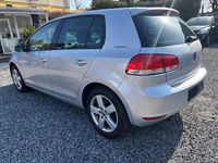 Gebraucht VW Golf VI Team 105 PS (77 kW) 2011 Silber Kleinwagen