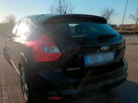 Gebraucht Ford Focus 125 PS (91 kW) 2013 Schwarz Limousine