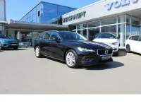 Gebraucht Volvo V60 Momentum 197 PS (144 kW) 2021 Onyx black / (schwarz) Kombi