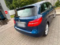 Gebraucht Mercedes B180 109 PS (80 kW) 2012 Blau Kleinwagen