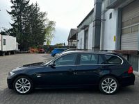 Gebraucht BMW 330 231 PS (169 kW) 2006 Blau Kombi