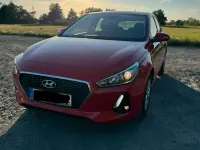 Gebraucht Hyundai i30 99 PS (72 kW) 2017 Rot Limousine