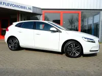 Gebraucht Volvo V40 122 PS (89 kW) 2017 Weiß Limousine