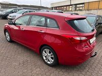 Gebraucht Hyundai i30 128 PS (94 kW) 2014 Rot Limousine
