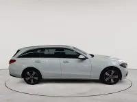 Gebraucht Mercedes C300e Avantgarde 204 PS (150 kW) 2023 Manufaktur opalithweiß bright Kombi