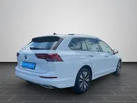 Gebraucht VW Golf VIII Move 150 PS (110 kW) 2024 Pure white Kombi