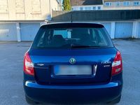 Gebraucht Skoda Fabia 69 PS (50 kW) 2011 Blau Limousine