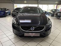 Gebraucht Volvo V40 You! 122 PS (89 kW) 2015 Blau Limousine