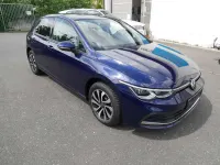 Second-hand VW Golf VIII Active 150 CP (110 kW) 2022 Albastru Berlinǎ