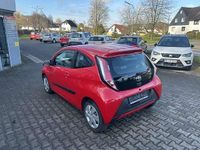 Gebraucht Toyota Aygo X-play 69 PS (50 kW) 2017 Super red 5 Kleinwagen