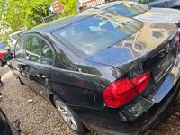 Second-hand BMW 318 143 CP (105 kW) 2009 Negru Berlinǎ