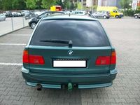 Gebraucht BMW 528 193 PS (141 kW) 1997 Grün Kombi