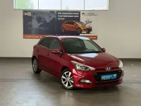 Gebraucht Hyundai i20 101 PS (74 kW) 2017 Rot Kleinwagen