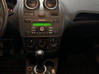 gebraucht Ford Fiesta 1,3 44 kW Ambiente Ambiente