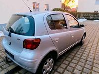 Gebraucht Toyota Yaris 75 PS (55 kW) 2003 Silber Kleinwagen