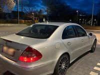 Gebraucht Mercedes E200 184 PS (135 kW) 2007 Grau Limousine