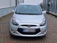 Gebraucht Hyundai ix20 90 PS (66 kW) 2013 Silber Kleinwagen