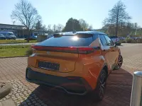 Neu Toyota C-HR 197 PS (144 kW) 2025 Gold SUV