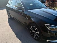 Używany Mercedes E300 306 KM (225 kW) 2021 Czarny Kombi