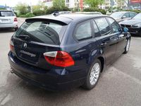 Gebraucht BMW 320 163 PS (119 kW) 2006 Blau Kombi