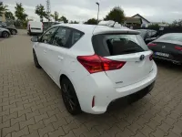 Gebraucht Toyota Auris Hybrid Edition 99 PS (72 kW) 2013 Weiß Limousine