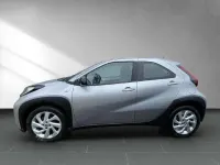 Gebraucht Toyota Aygo X X-play 72 PS (52 kW) 2022 Shimmering silver metallic SUV
