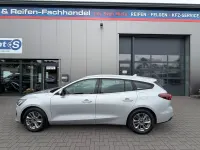 Gebraucht Ford Focus Titanium 120 PS (88 kW) 2022 Silber Kombi