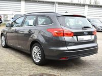 Gebraucht Ford Focus Cool & Connect 125 PS (91 kW) 2017 Grau Limousine
