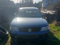 Gebraucht VW Passat 125 PS (91 kW) 2000 Blau Limousine