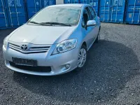 Gebraucht Toyota Auris 97 PS (71 kW) 2010 Silber Kleinwagen
