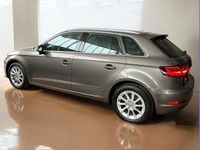 Gebraucht Audi A3 Sportback Attraction 110 PS (80 kW) 2015 Grau Kleinwagen