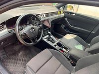 Gebraucht VW Passat 190 PS (139 kW) 2018 Grau Kombi